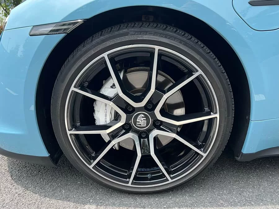Porsche Taycan
