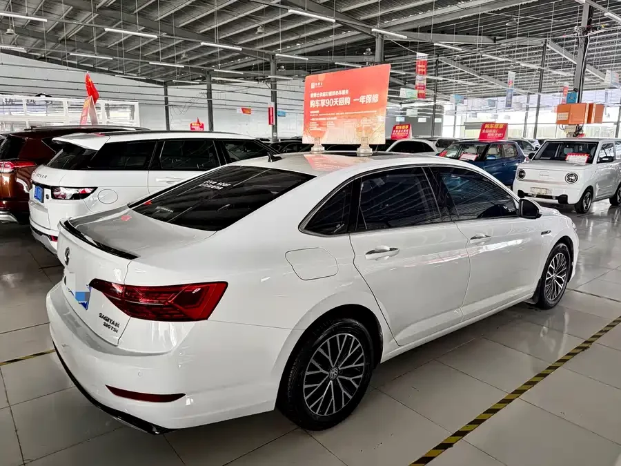 Volkswagen Sagitar