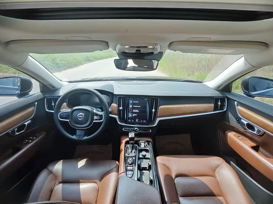Volvo S90