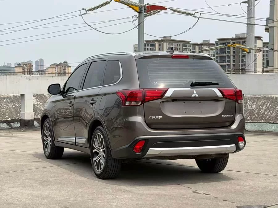 Mitsubishi Outlander