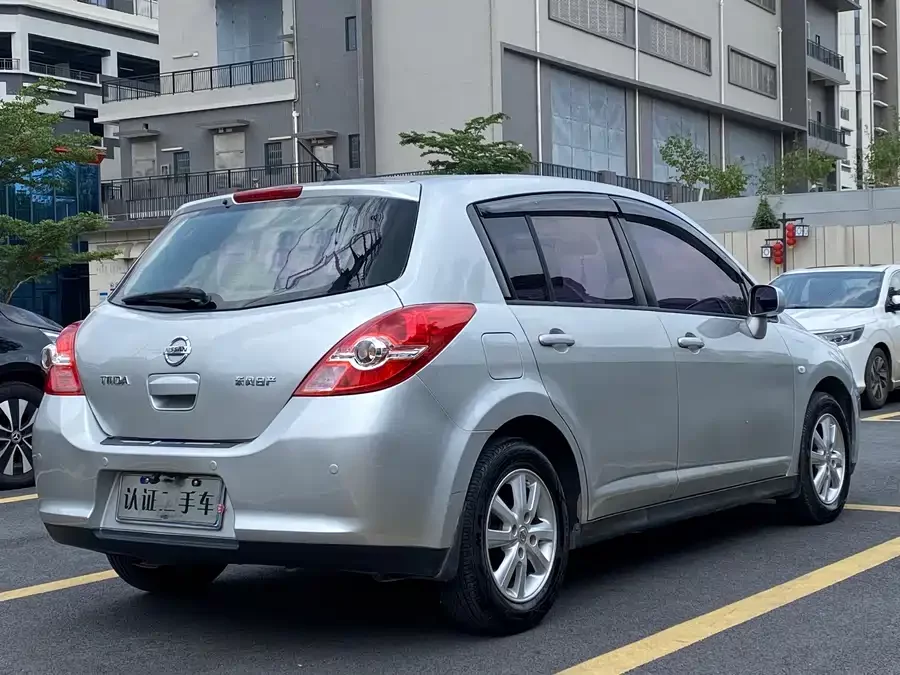 Nissan Tiida