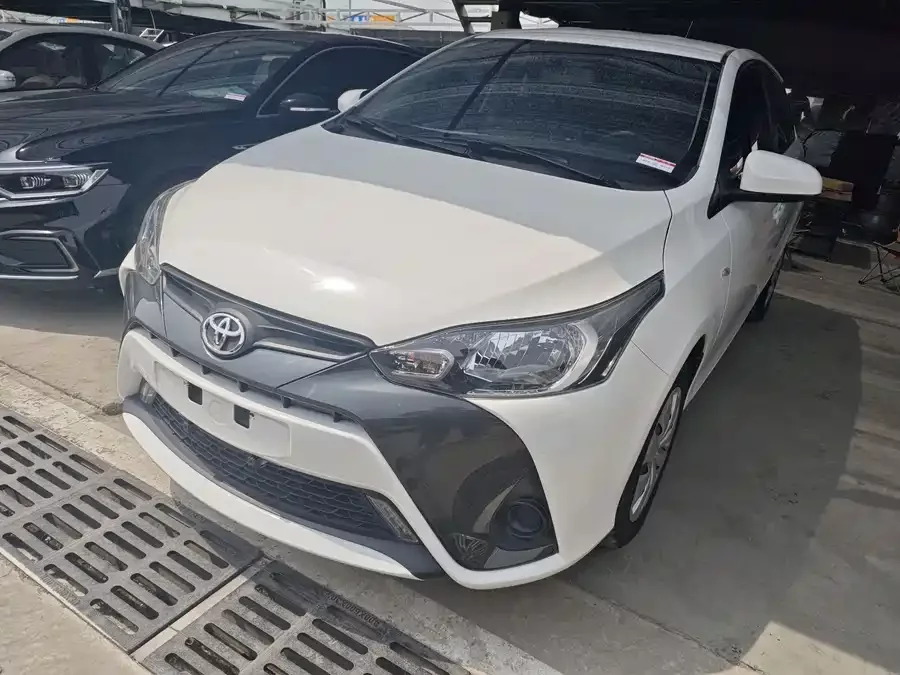 Toyota YARiS L