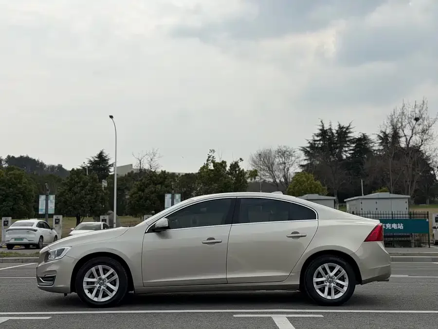 Volvo S60