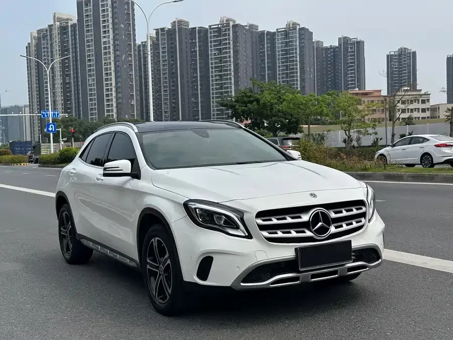 Mercedes Benz GLA