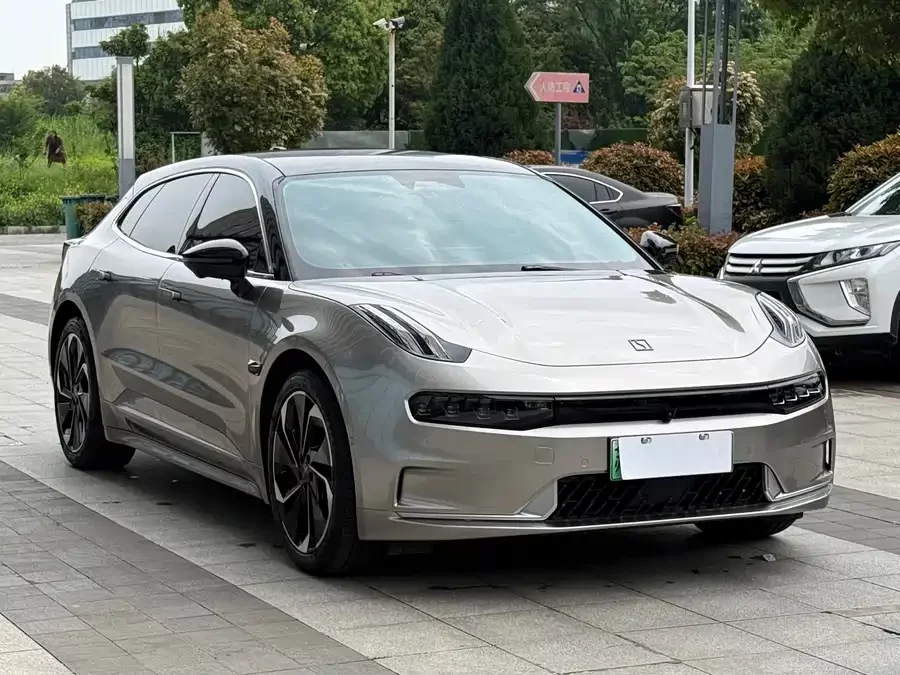 Zeekr 001