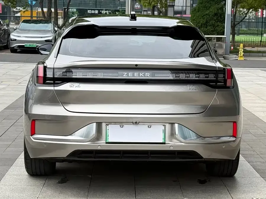 Zeekr 001