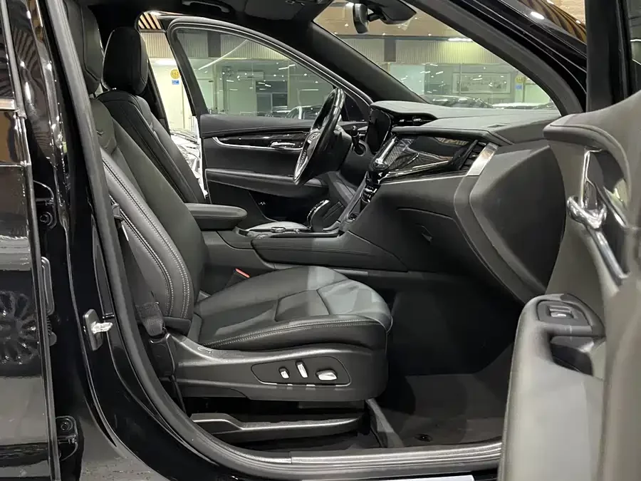 Cadillac XT6