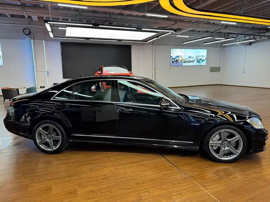 Mercedes Benz S-Class AMG