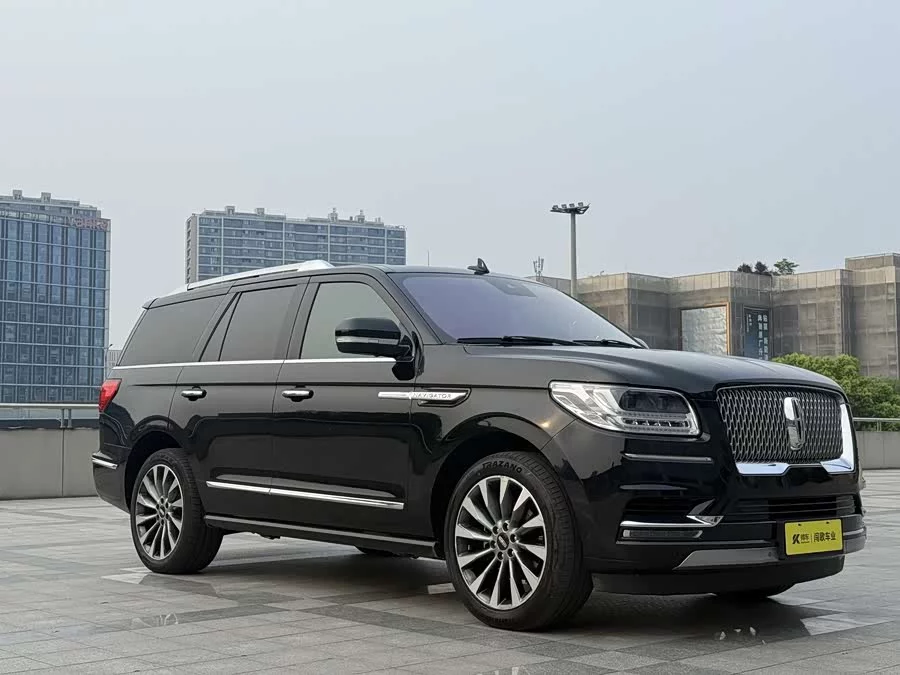 Lincoln Navigator