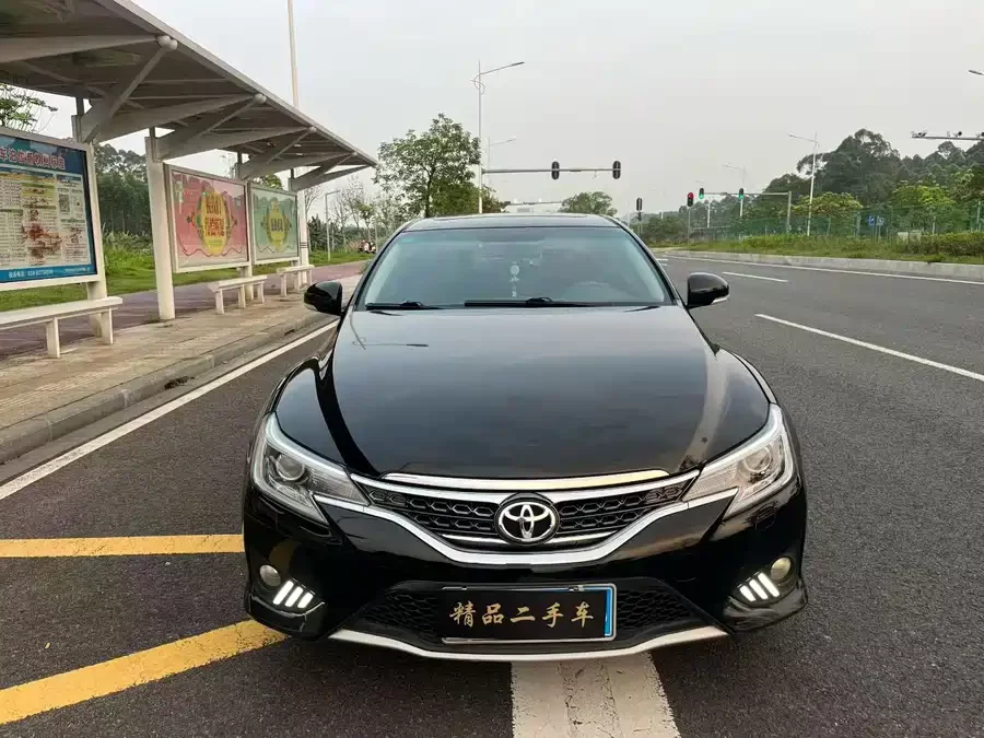 Toyota Reiz