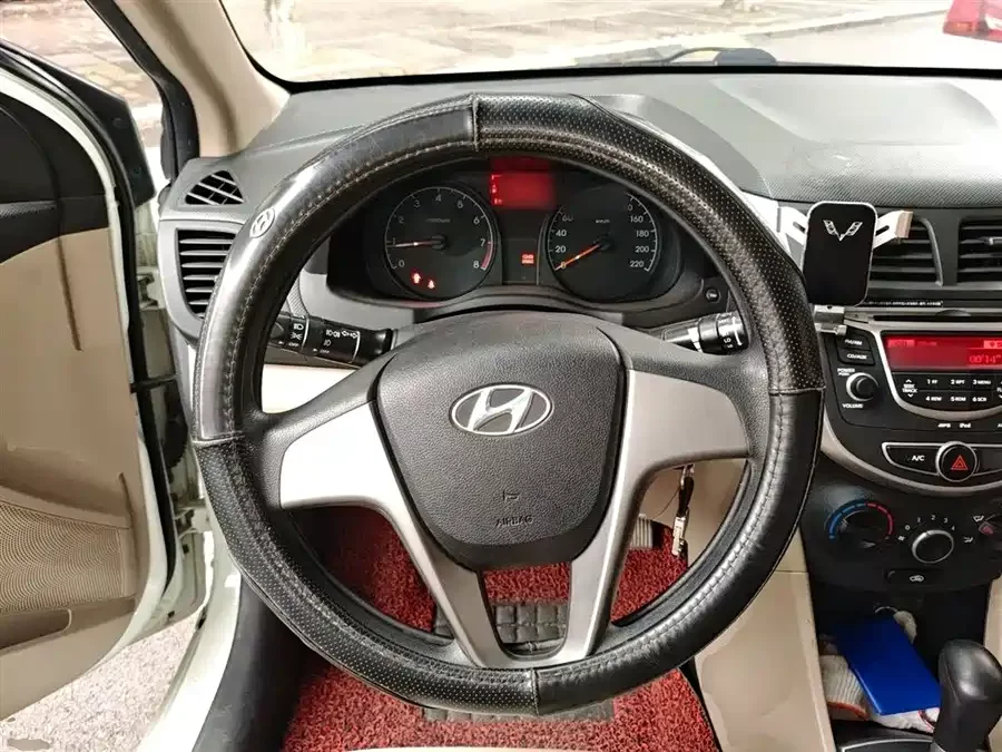Hyundai Rena