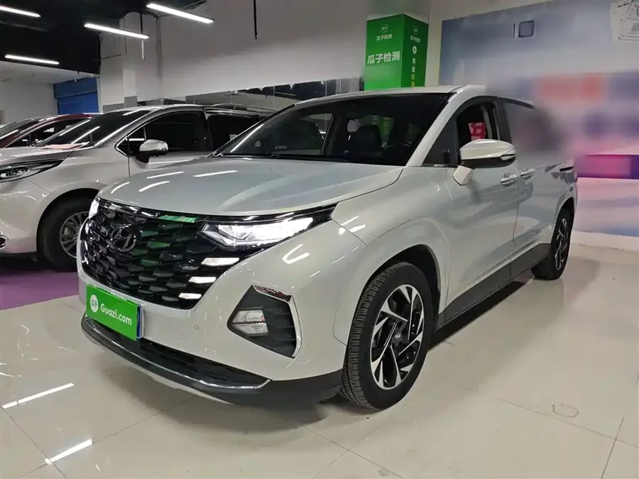 Hyundai Custo