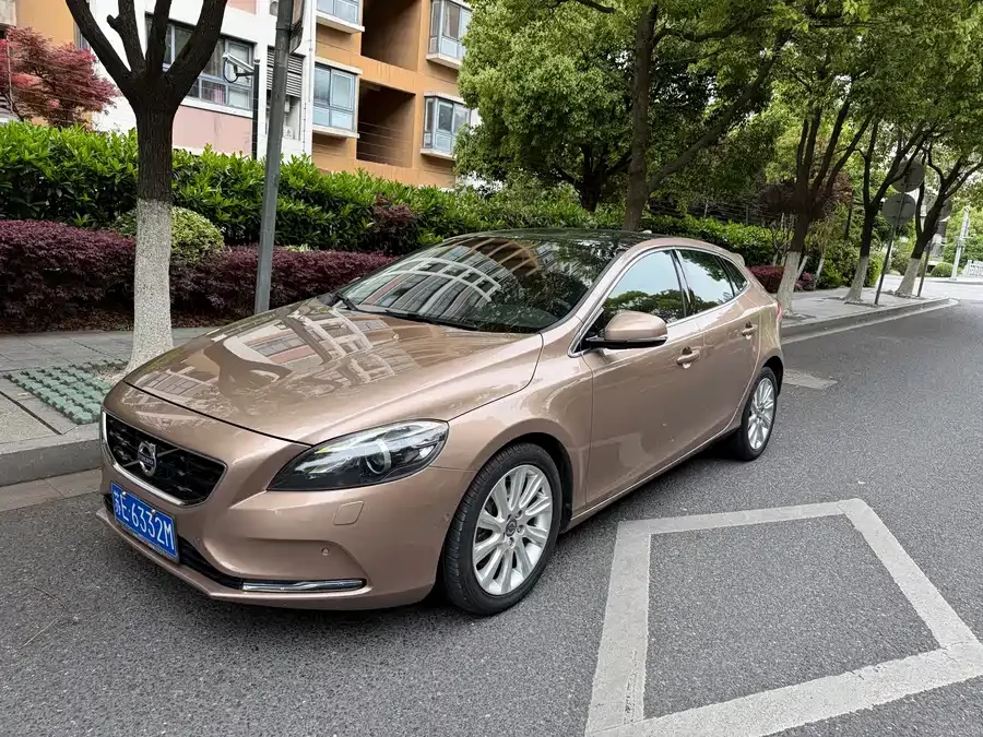 Volvo V40