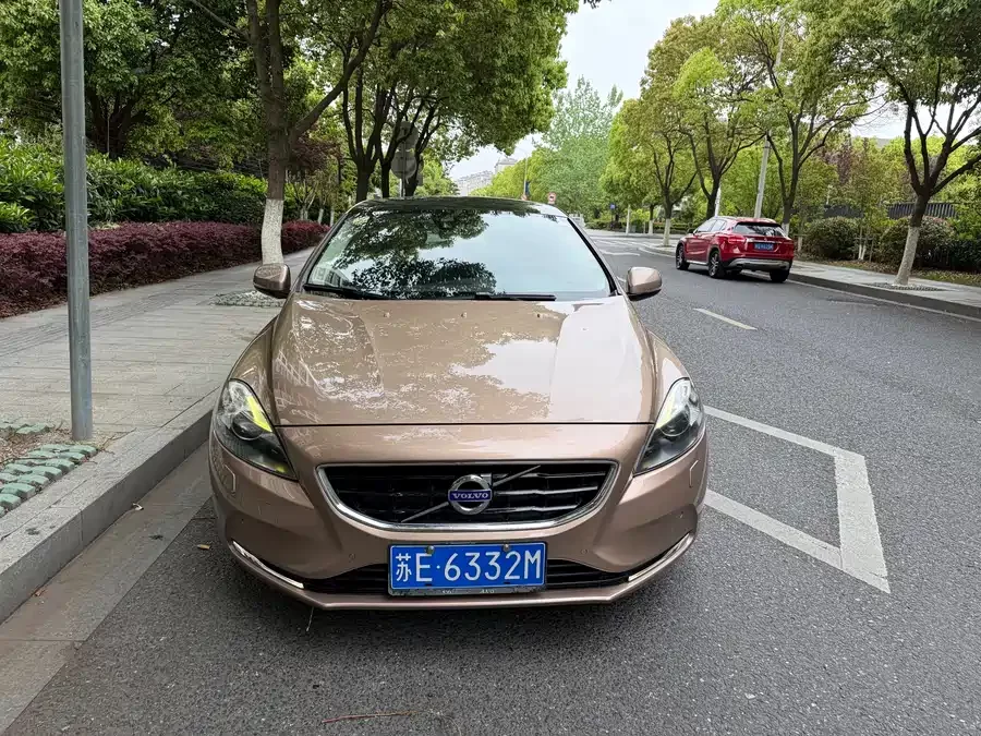 Volvo V40