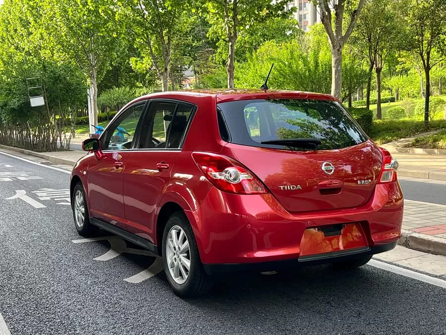 Nissan Tiida