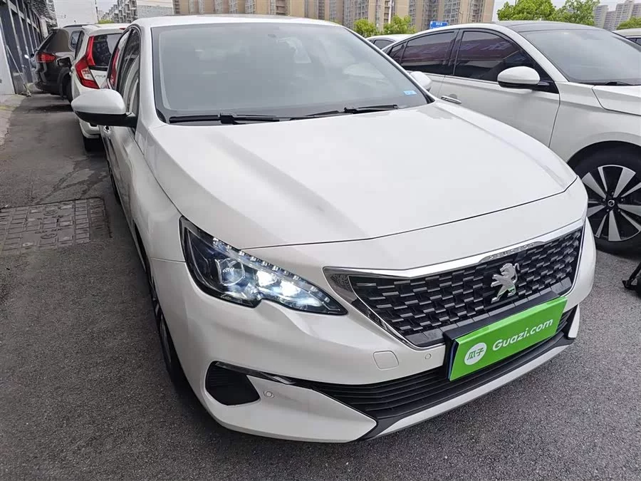 Peugeot 408