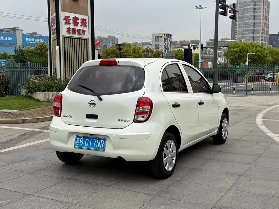 Nissan March