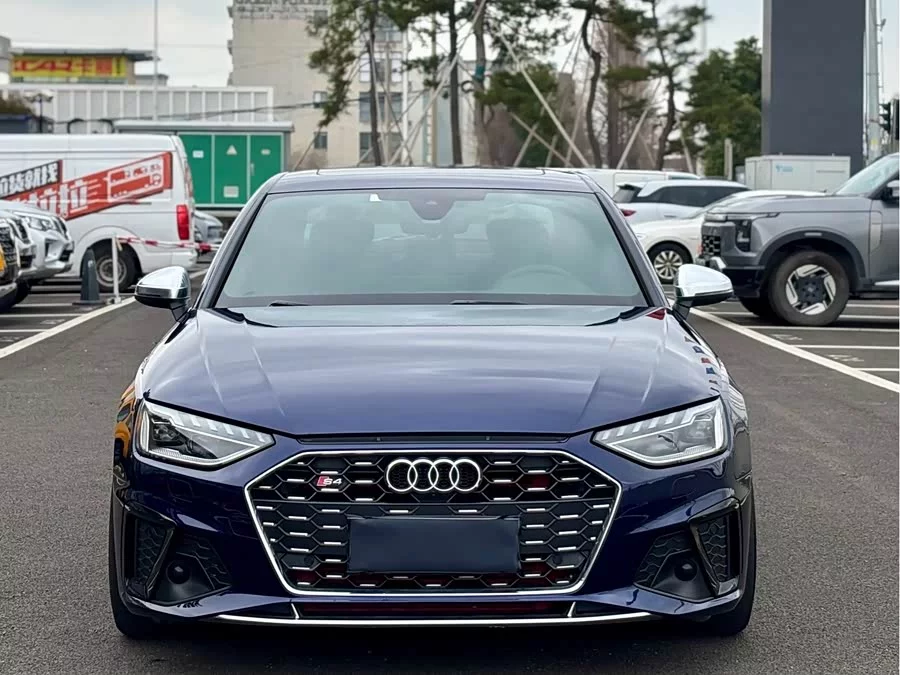 Audi S4