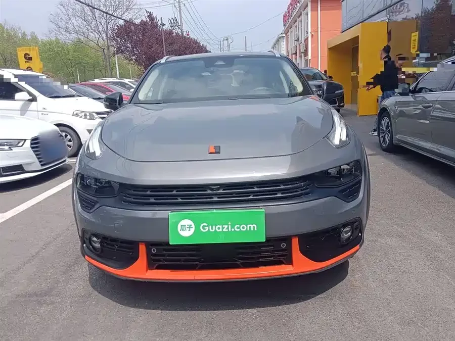 Lynk & Co 02