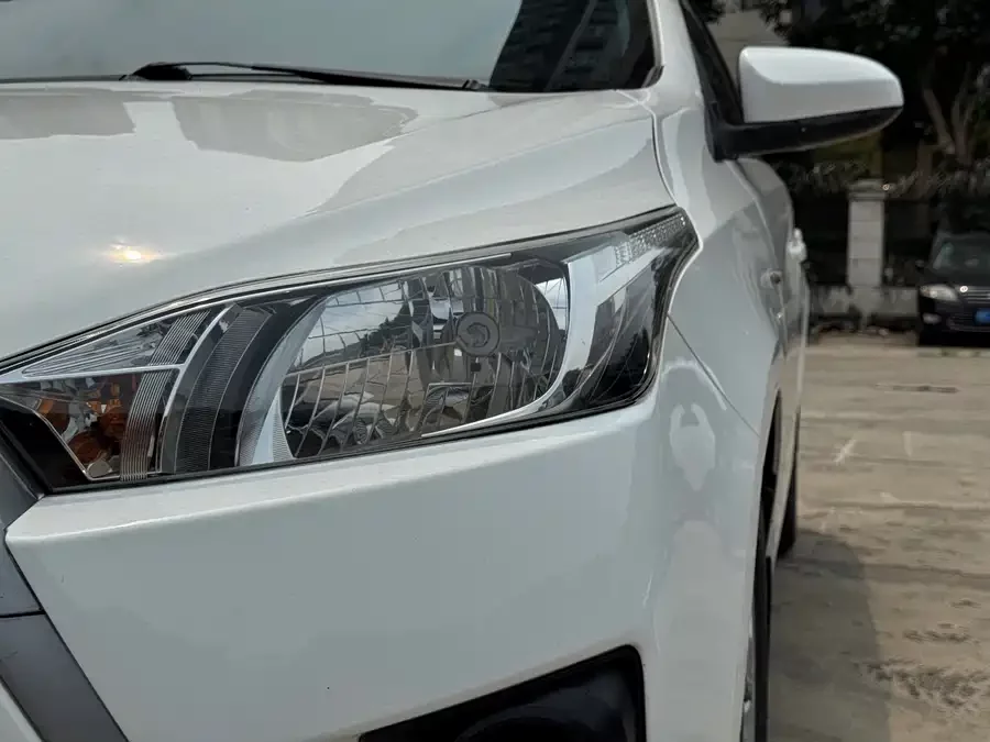 Toyota YARiS L
