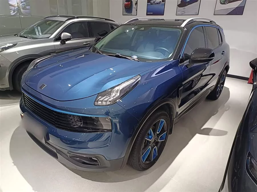 Lynk & Co 01