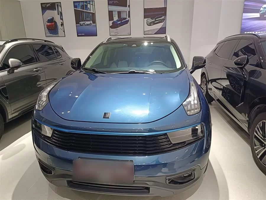 Lynk & Co 01