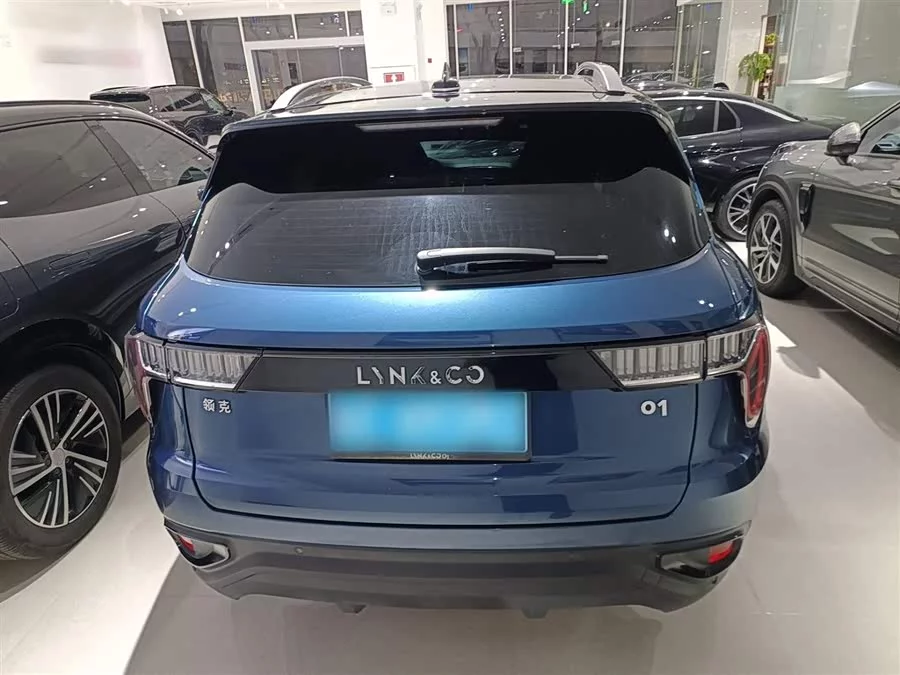 Lynk & Co 01