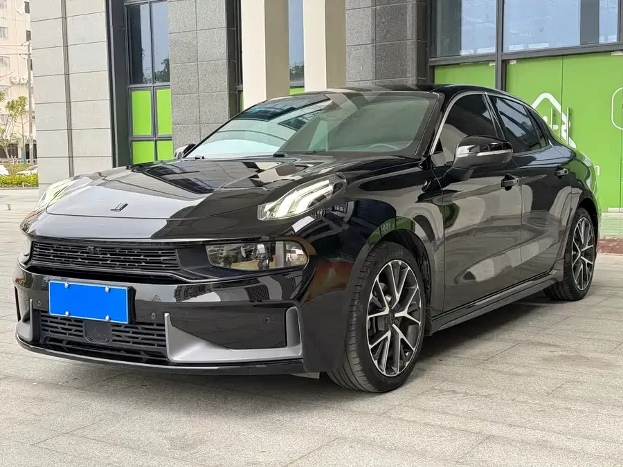 Lynk & Co 03