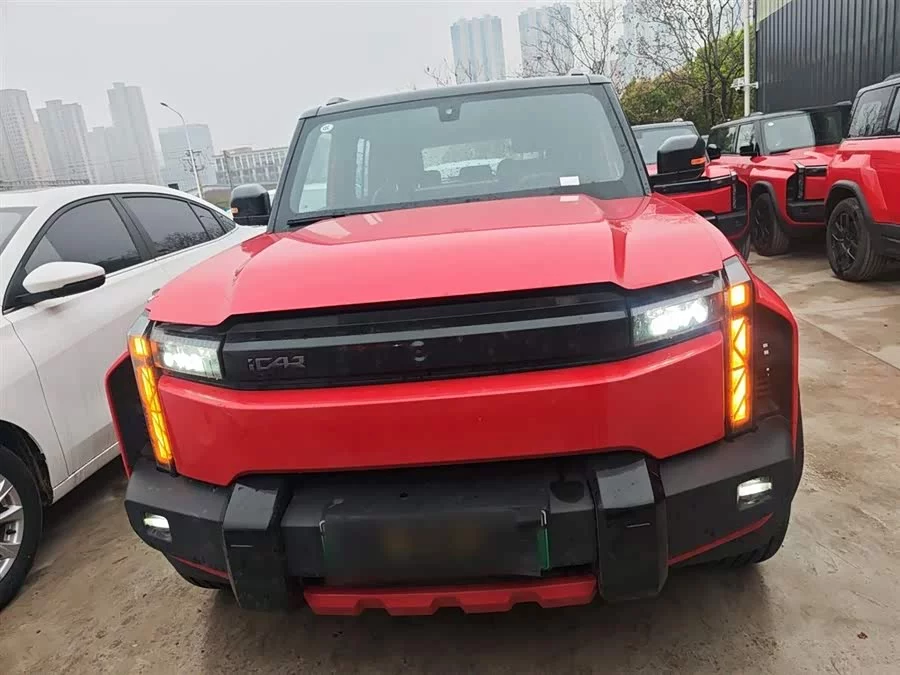 iCAR 03T