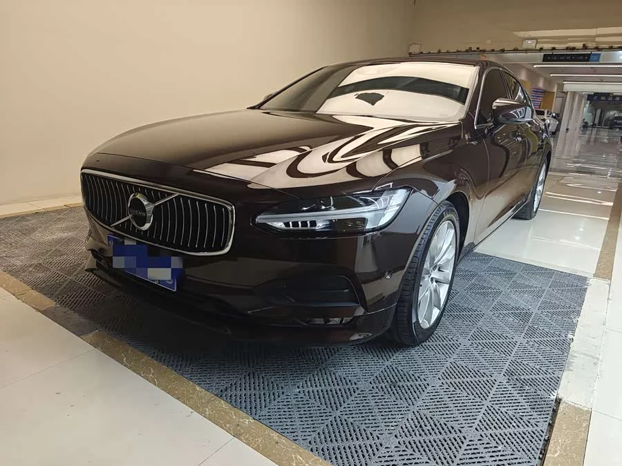Volvo S90