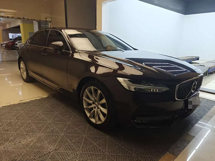 Volvo S90
