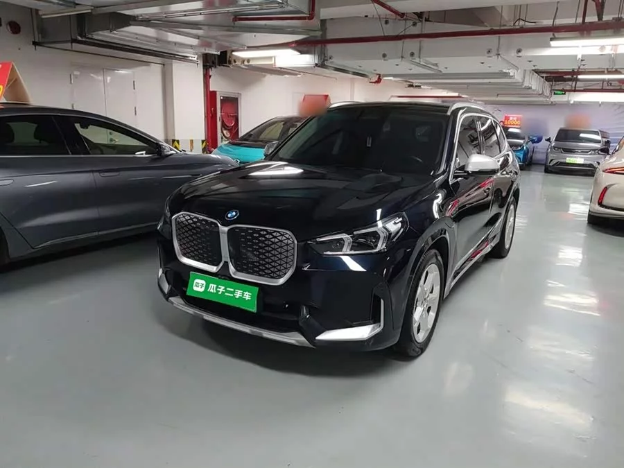 BMW iX1