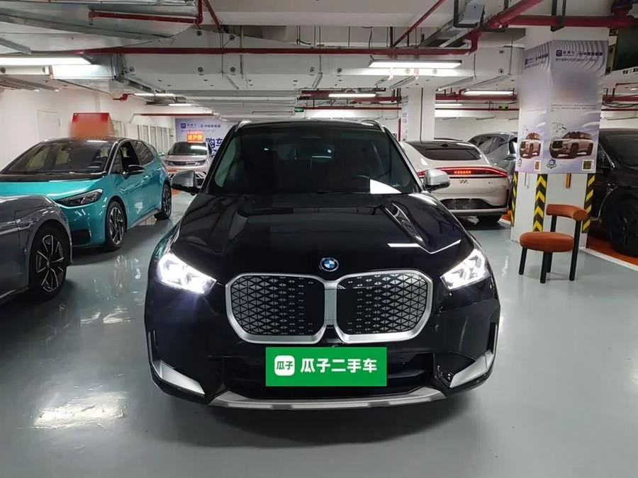 BMW iX1