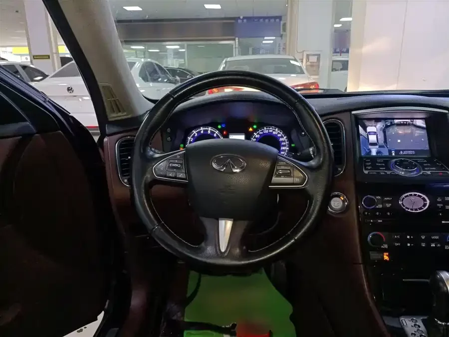 Infiniti QX50