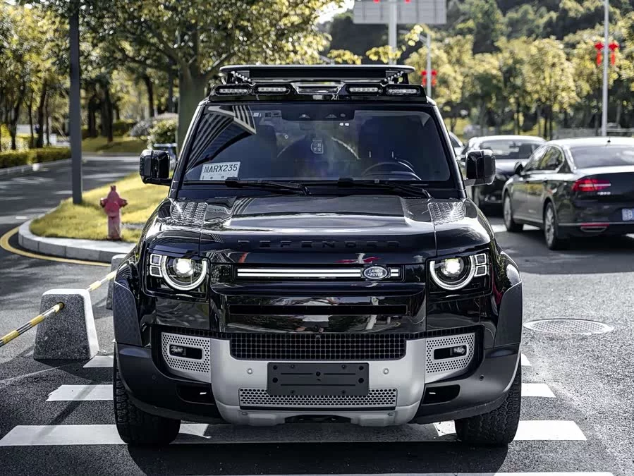 Land Rover guard