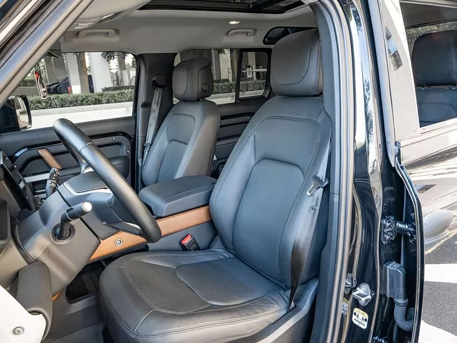 Land Rover guard