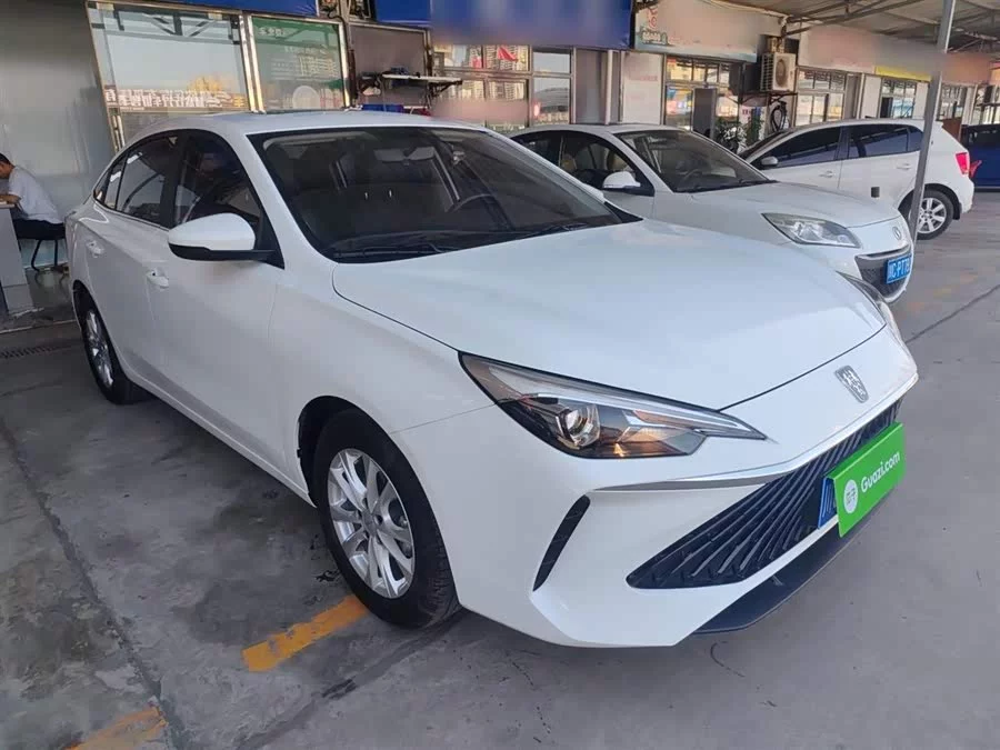 Roewe i5