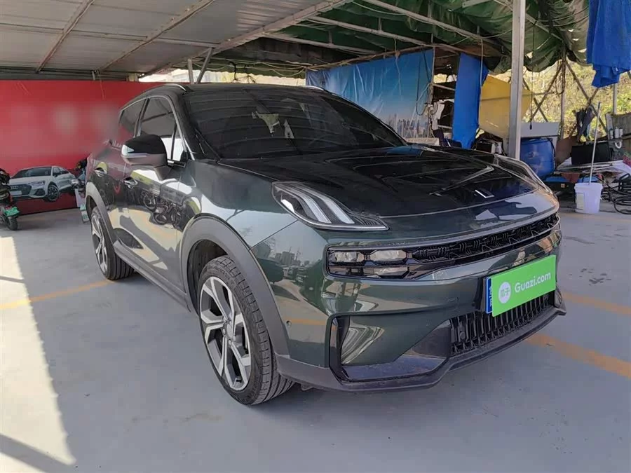 Lynk & Co 06