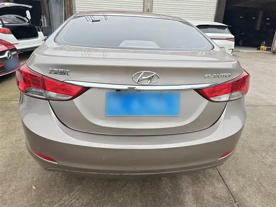 Hyundai Elantra