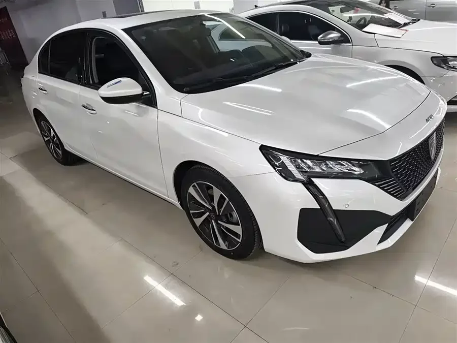 Peugeot 408