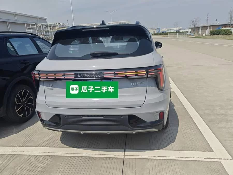 Lynk & Co 01