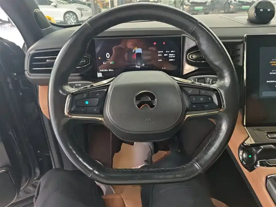 NIO ES8