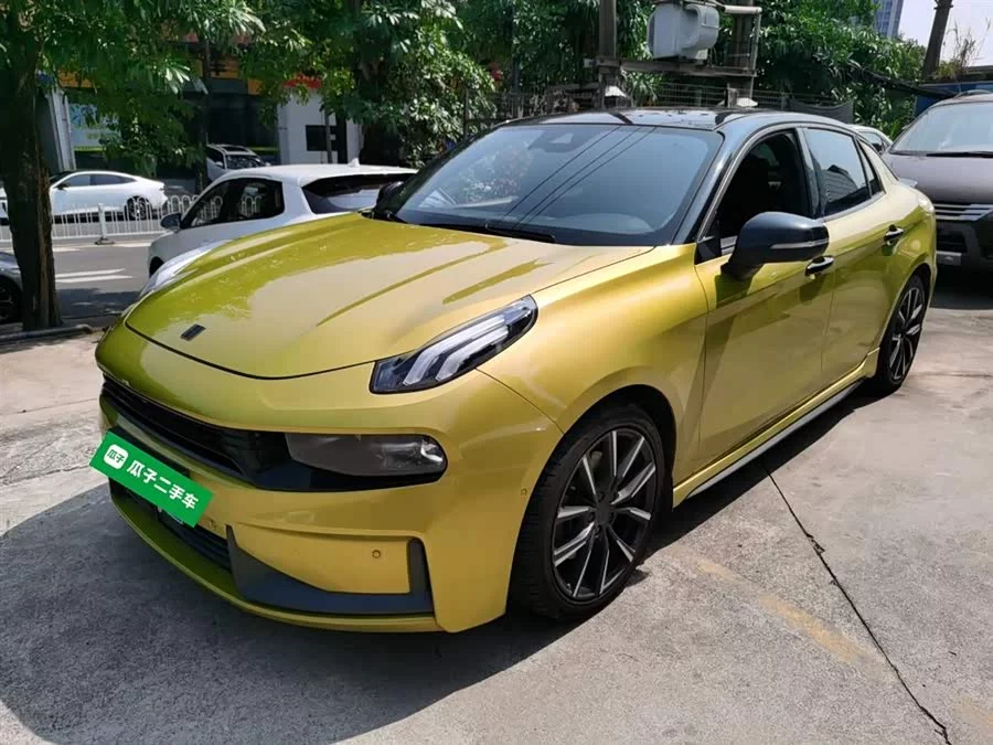 Lynk & Co 03