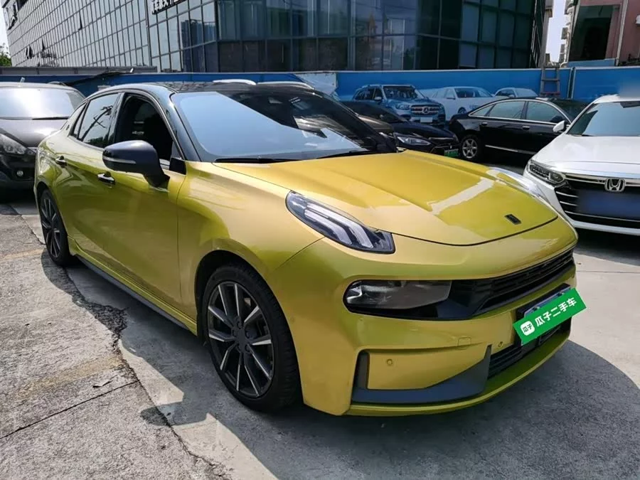 Lynk & Co 03