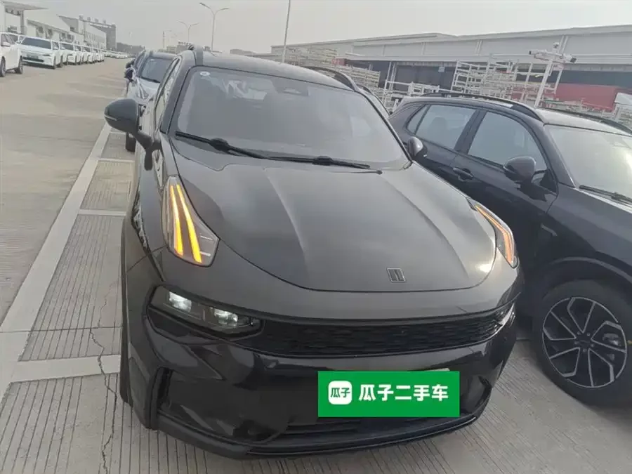 Lynk & Co 01