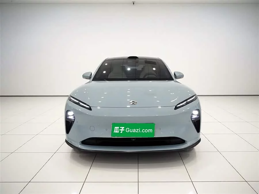NIO ET5