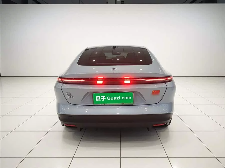 NIO ET5