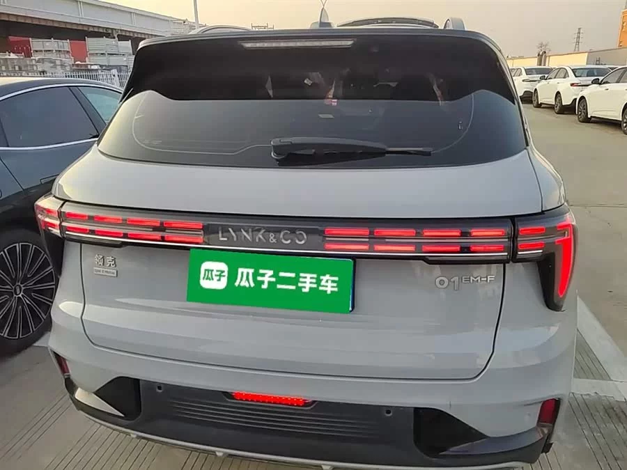 Lynk & Co 01