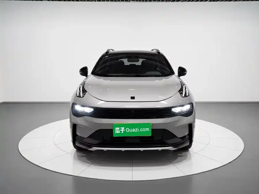 Lynk & Co 01