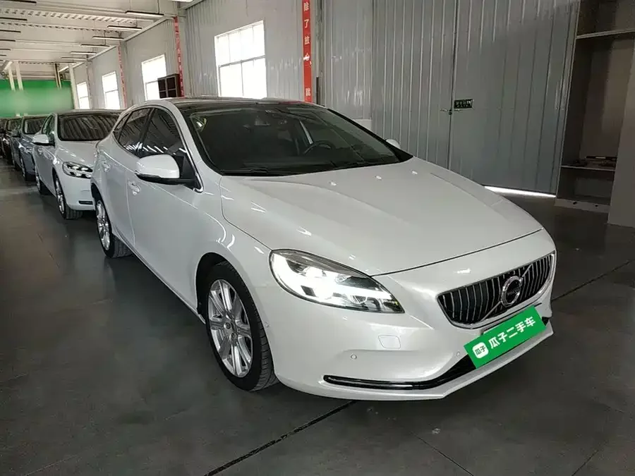 Volvo V40